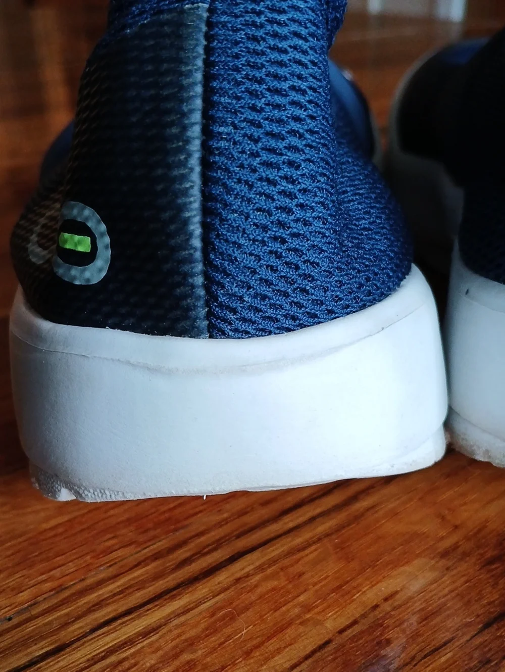 Womens OOFOS Slip On Sneaker - 8/39
